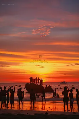 夏日落日海报沙滩晚霞摄影图
