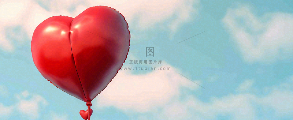 蓝天白云红色爱心气球情人节浪漫爱情摄影图