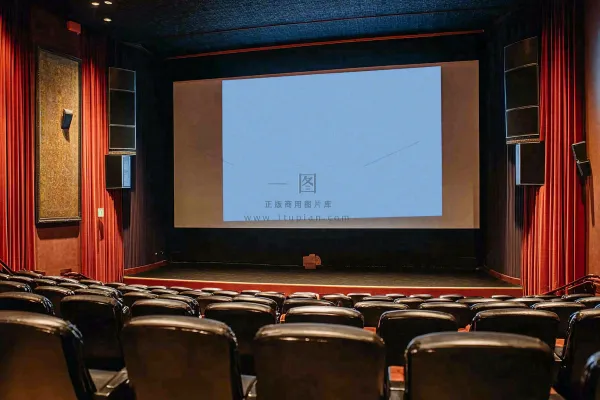 豪华电影院观影场景摄影图