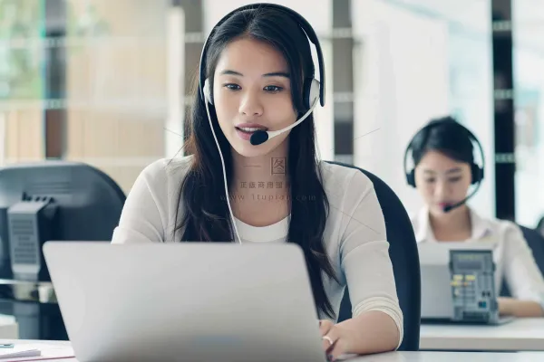 商务客服职业女性摄影图