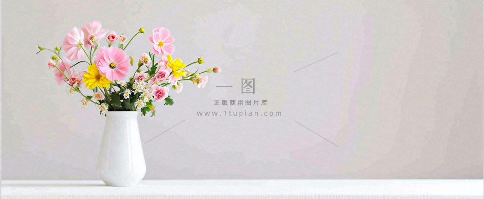 桌面花瓶花束简约情人节花束室内装饰摄影图