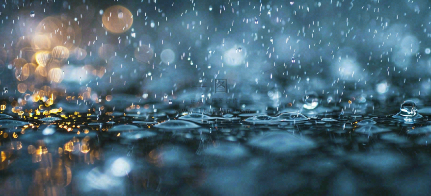 暴雨天气预警摄影图