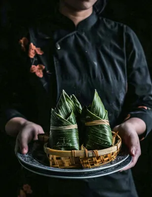 端午节粽子粽叶绿色粽香美食佳节摄影图