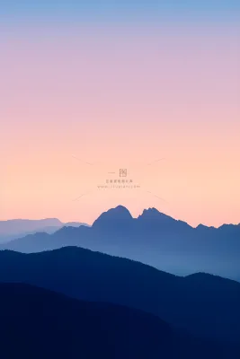高山云雾意境背景