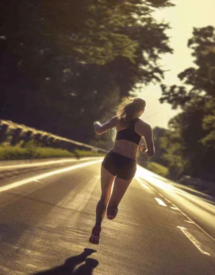 户外运动散步跑步奔跑，阳光活力摄影图
