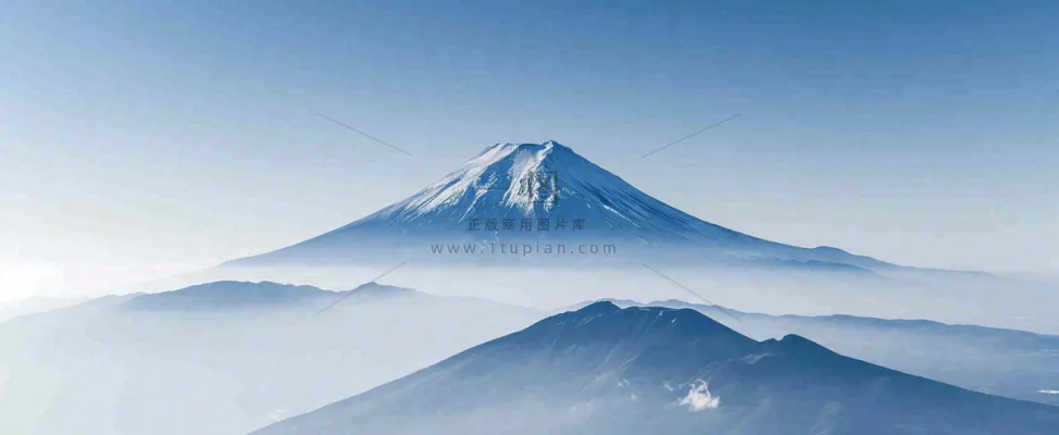 雪山山脉云层云端意境冰山,自然风景冬天蓝天白云摄影图 雪山山脉云层云端意境冰山,自然风景冬天蓝天白云摄影图
