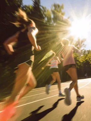 户外阳光运动热血跑步奔跑骑车,健康健身,清新自然摄影图 户外阳光运动热血跑步奔跑骑车,健康健身,清新自然摄影图