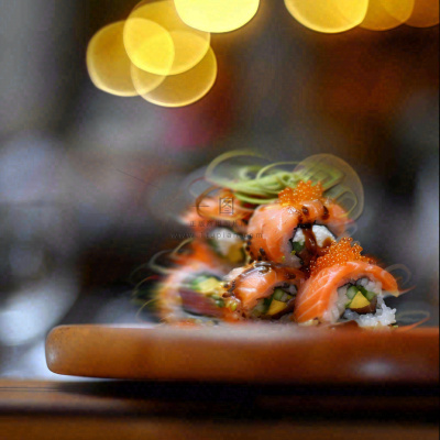 美食寿司水果烤肉拼盘蔬菜，朦胧摄影质感摄影图