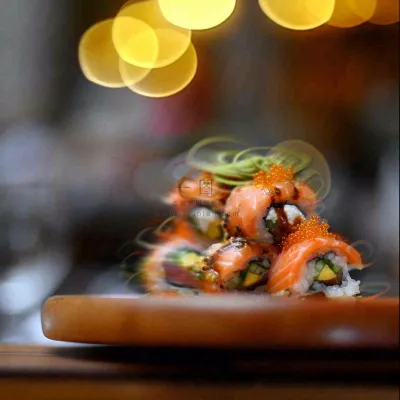 美食寿司水果烤肉拼盘蔬菜,朦胧摄影质感摄影图 美食寿司水果烤肉拼盘蔬菜,朦胧摄影质感摄影图