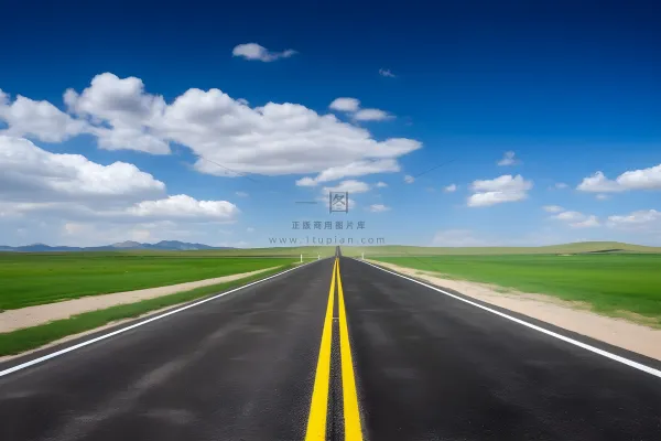 一条通向远方的空旷道路摄影图壁纸