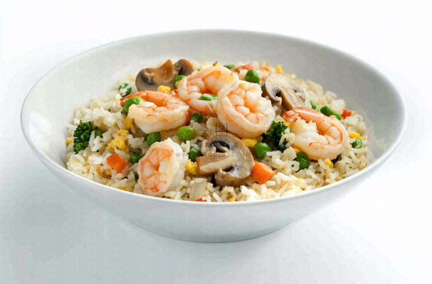 虾仁时蔬炒饭蘑菇美食摄影图
