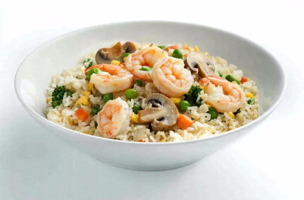 虾仁时蔬炒饭蘑菇美食摄影图