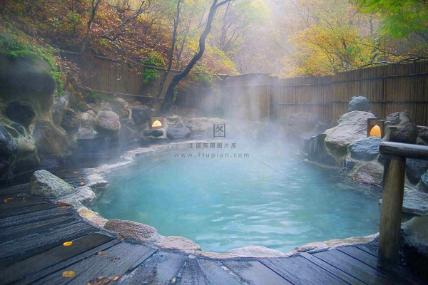 户外天然温泉汤浴秋冬摄影图 户外天然温泉汤浴秋冬摄影图