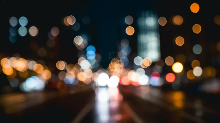 夜晚道路行驶闪光光影光圈摄影图