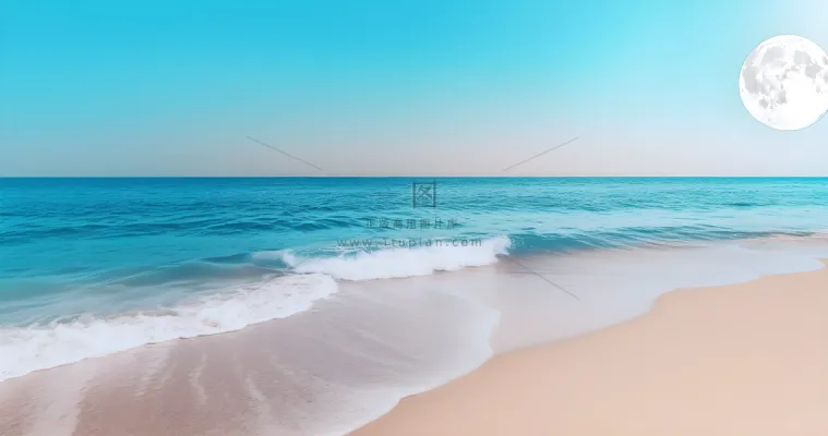 沙滩旁边的一大片水域的照片极简主义蔚蓝的水波海浪海洋的摄影图