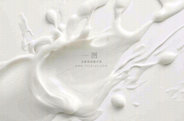 白色的牛奶飞溅摄影图