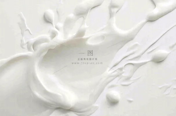 白色的牛奶飞溅摄影图