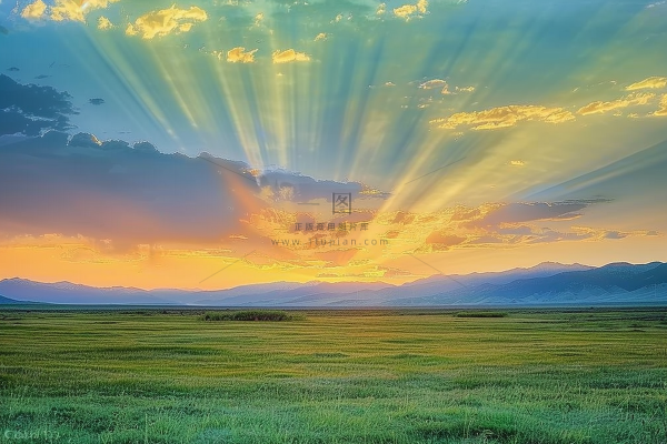 清晨日出朝霞云层山川摄影图