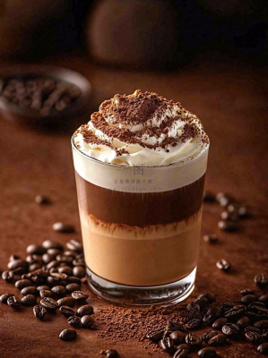 雪顶咖啡拿铁饮品摄影图 雪顶咖啡拿铁饮品摄影图