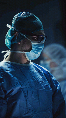 手术室的医生防护服卫生医疗医务人员劳动节摄影图