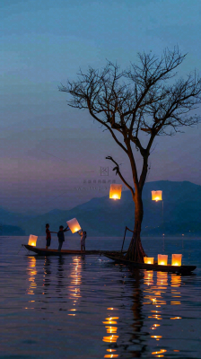 夜晚点灯孔明灯祈福中元节寒衣节插画背景 夜晚点灯孔明灯祈福中元节寒衣节插画背景