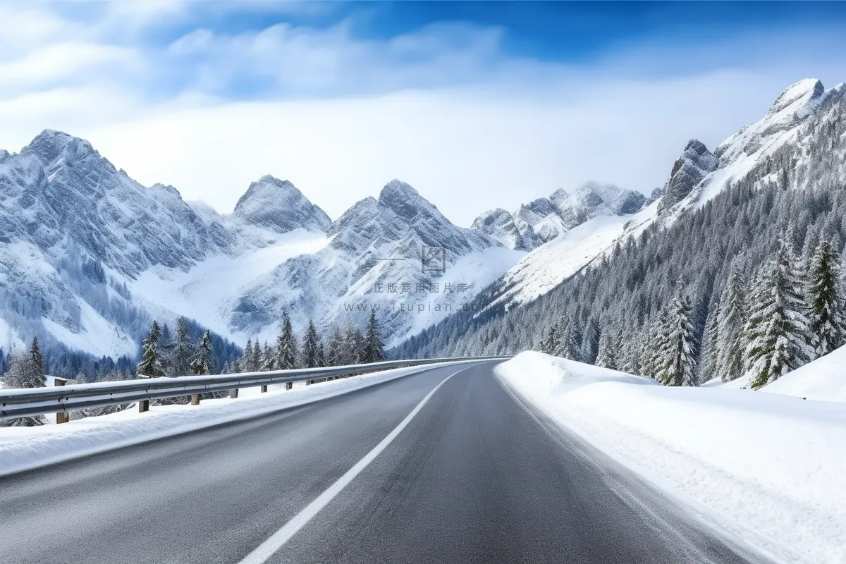 冬季雪山森林雾凇公路道路摄影图