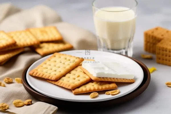营养早餐苏打饼牛奶坚果摄影图