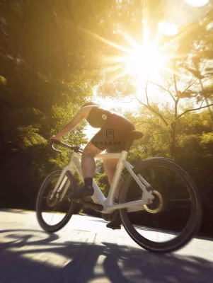 户外阳光运动热血跑步奔跑骑车,健康健身,清新自然摄影图 户外阳光运动热血跑步奔跑骑车,健康健身,清新自然摄影图