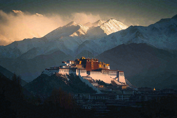 日照金山西藏大自然风光摄影图