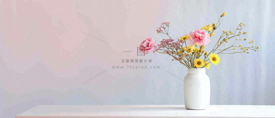 简约的墙面前有一瓶鲜花花束绿植,鲜艳清新新鲜室内装饰摄影图 简约的墙面前有一瓶鲜花花束绿植,鲜艳清新新鲜室内装饰摄影图