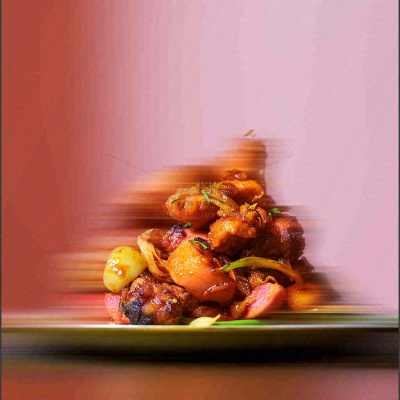 美食寿司水果烤肉拼盘蔬菜，朦胧摄影质感摄影图