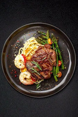 西餐牛排美食摄影图