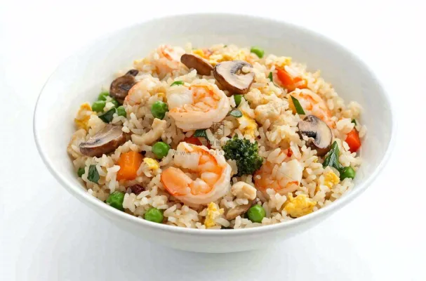 虾仁时蔬炒饭蘑菇美食摄影图