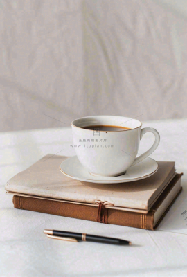 书本课本上的咖啡饮料教师节唯美摄影图