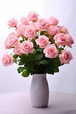 粉玫瑰花花瓶家居摄影图
