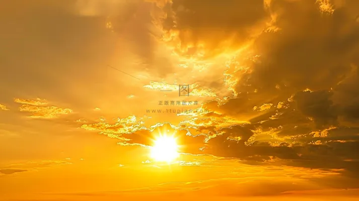 清晨日出朝霞云层山川摄影图