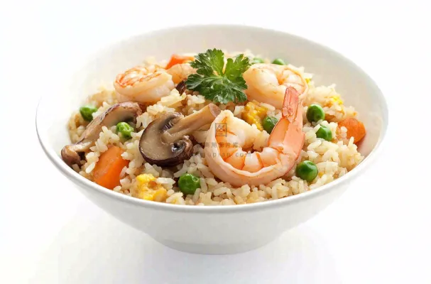 虾仁时蔬炒饭蘑菇美食摄影图