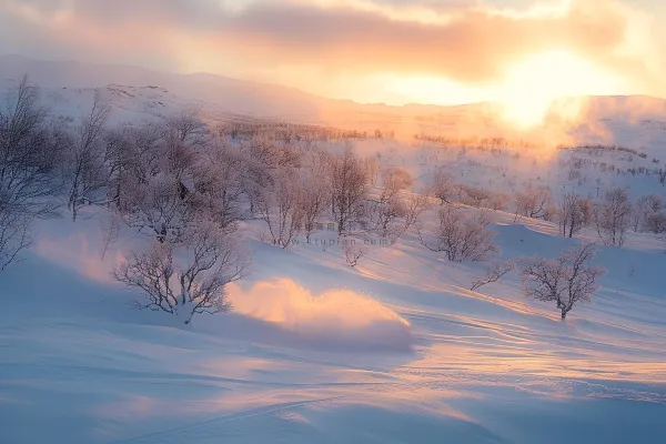 清晨日出朝霞云层山川摄影图