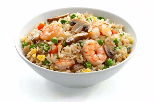 虾仁时蔬炒饭蘑菇美食摄影图