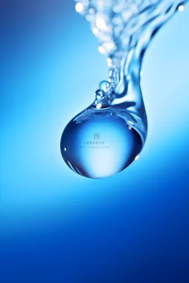 清新露珠蓝白色背景 清新露珠蓝白色背景