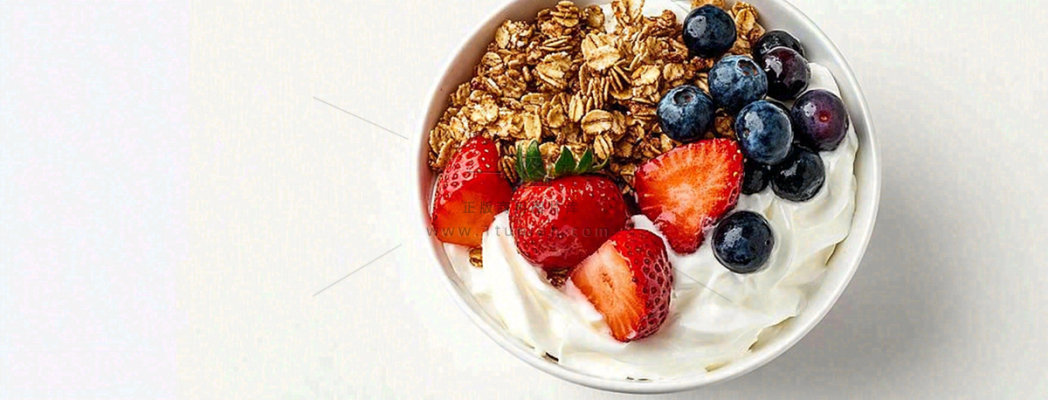 水果燕麦酸奶草莓蓝莓食物饮品摄影图