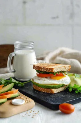 营养美味早餐面包吐司牛奶摄影图