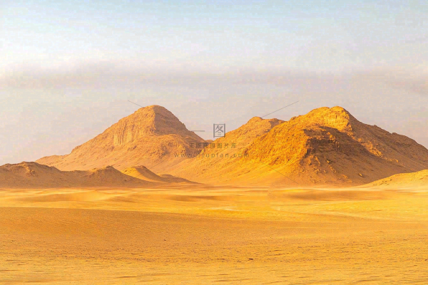 沙漠敦煌雅丹地貌黄土沙丘大漠风光摄影图