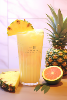 菠萝汁西柚果汁果茶饮料摄影图