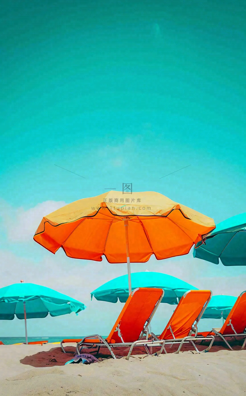 夏日沙滩椅阳光灿烂，夏季暑期海边小暑大暑夏至