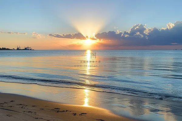 清晨日出朝霞云层山川摄影图