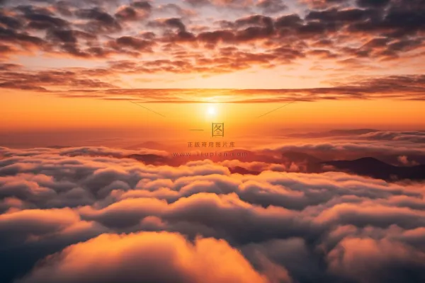 云层中的夕阳落日晚霞云朵美景摄影图