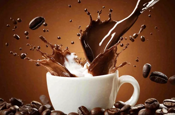 咖啡与牛奶的碰撞水花四溅饮品创意摄影图