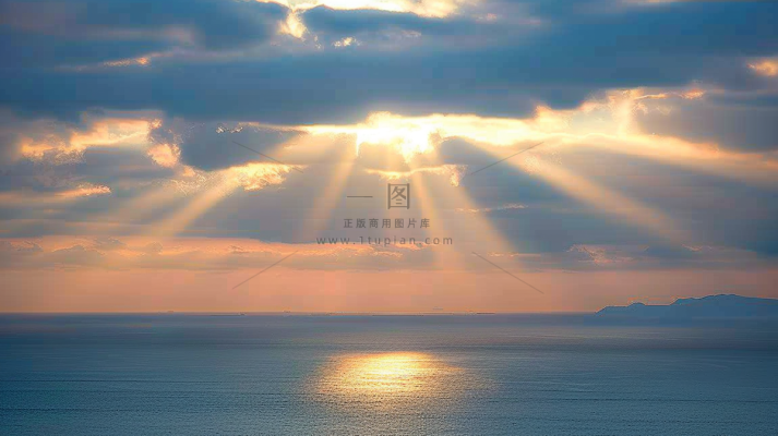 清晨日出朝霞云层山川摄影图