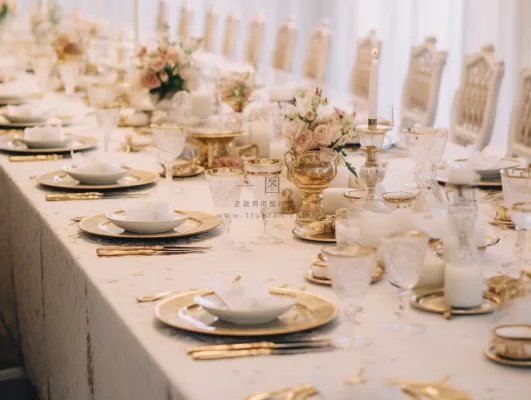 婚礼餐桌西餐奢华白金摄影图